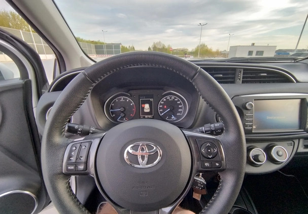 Toyota Yaris cena 56000 przebieg: 67000, rok produkcji 2019 z Niepołomice małe 326